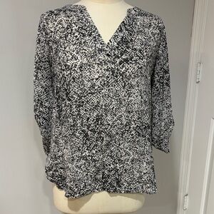 Chaus Black and White Patterned Blouse